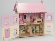 h104 Sophies dolls House interno1.jpg